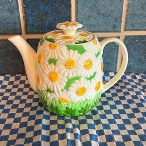 Vintage Lefton Daisytime Teapot